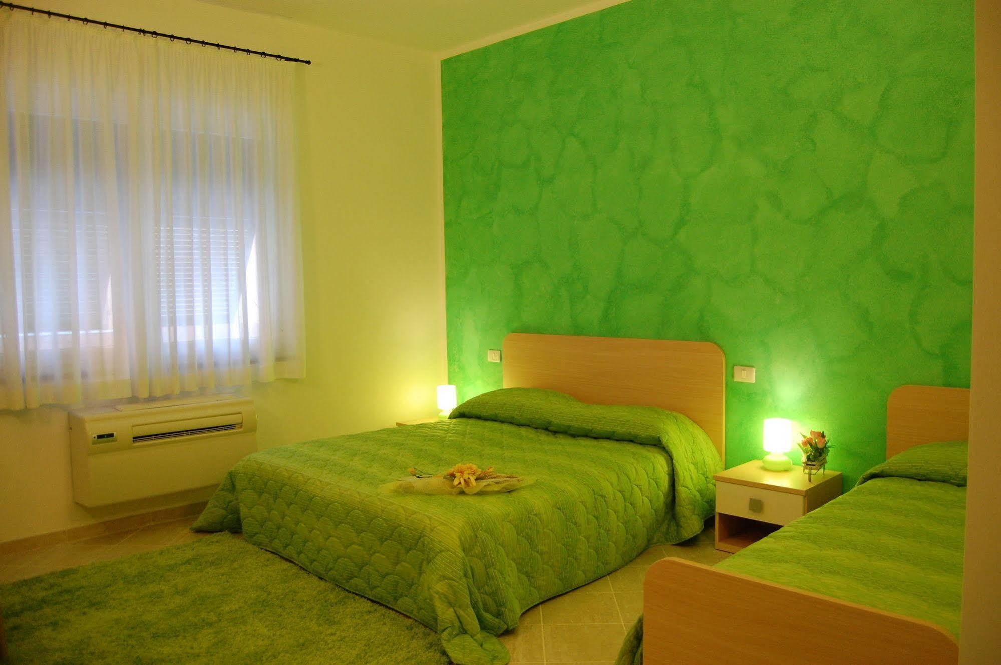 Green Quiet Affittacamere ปิโญเน ภายนอก รูปภาพ