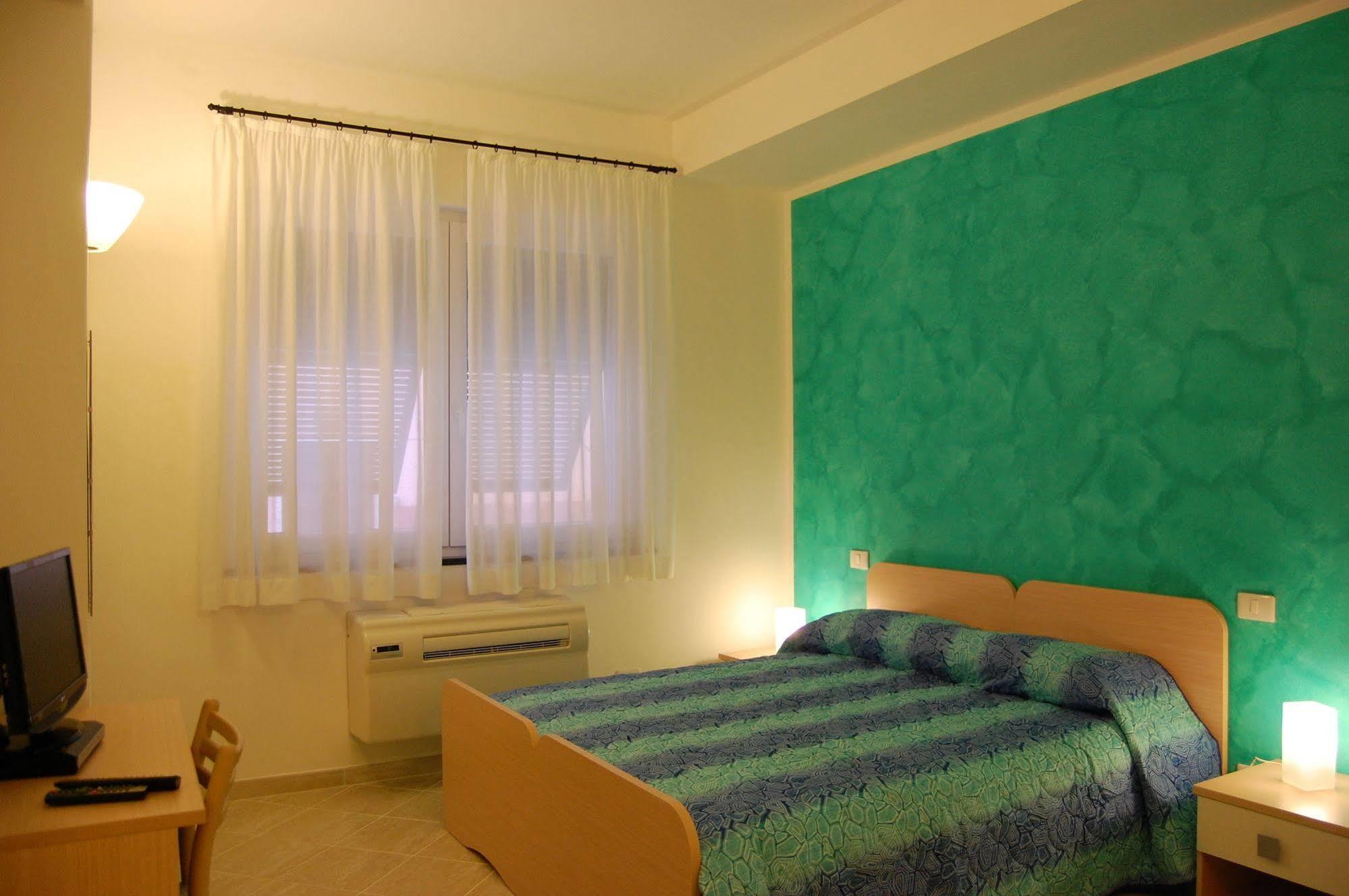 Green Quiet Affittacamere ปิโญเน ภายนอก รูปภาพ